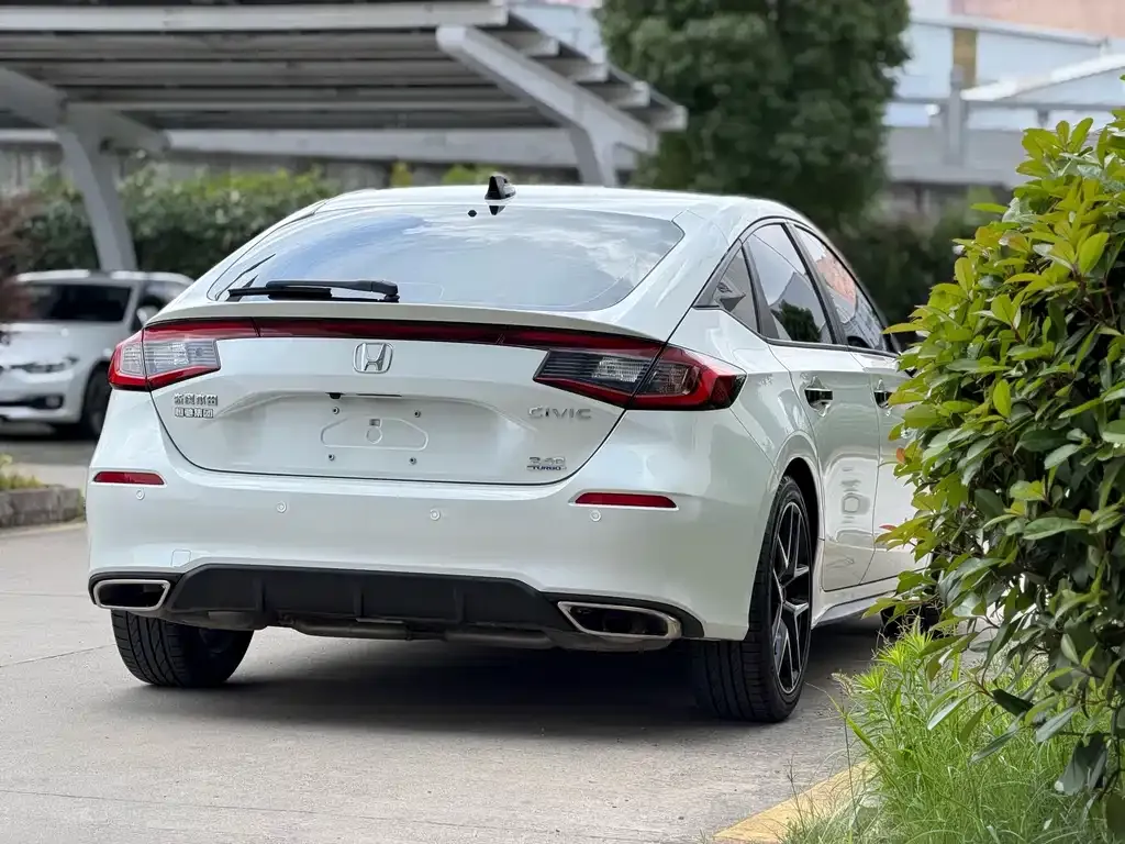 Honda Civic — фото 7