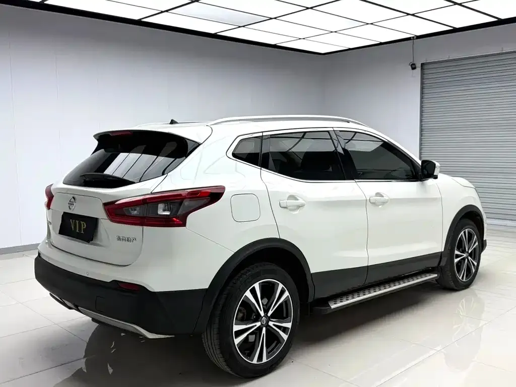 Nissan Qashqai — фото 4