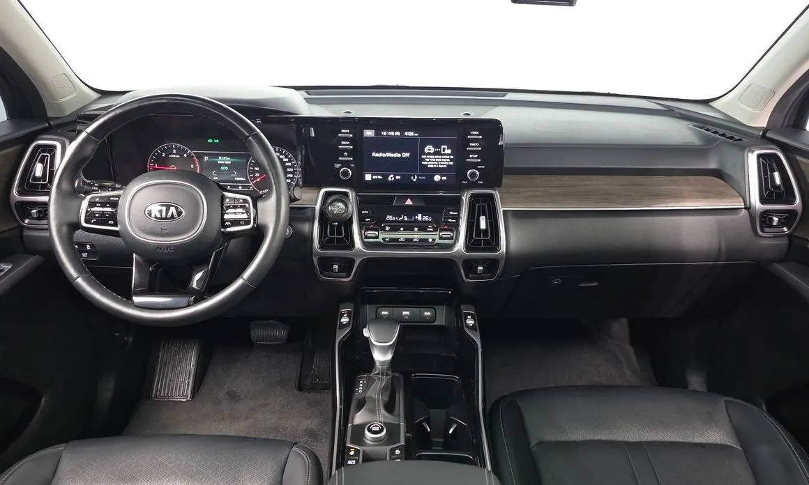 Kia Sorento — фото 6