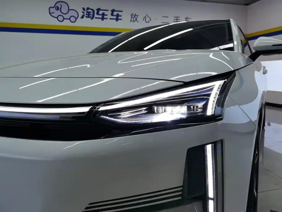 Geely Galaxy L6 — фото 8