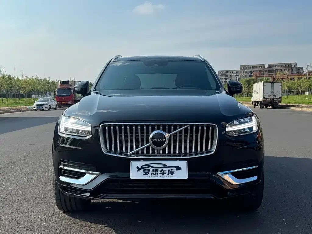 Volvo XC90 — фото 9