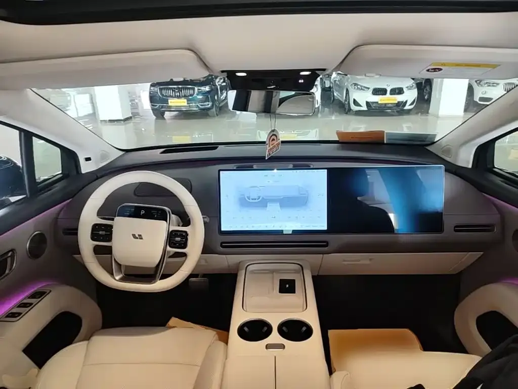 Li Auto i8 — фото 7