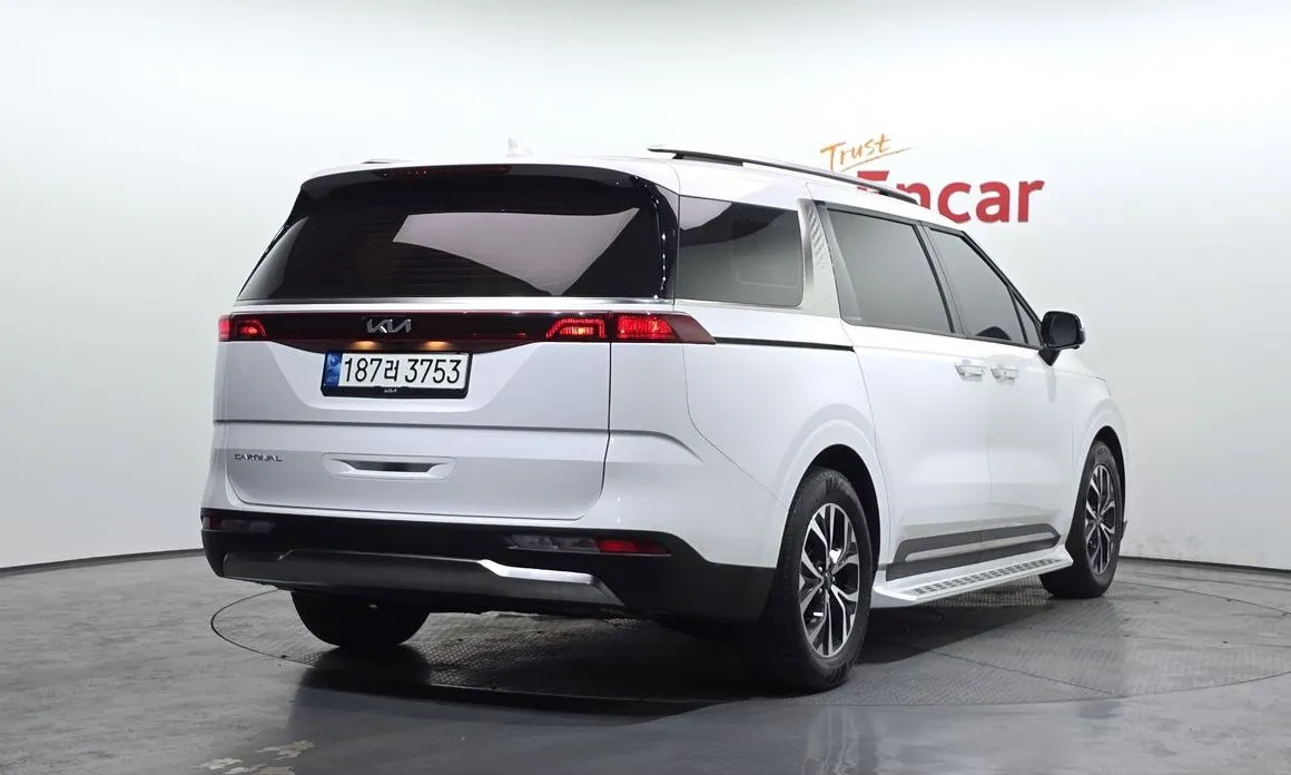 Kia Carnival — фото 4