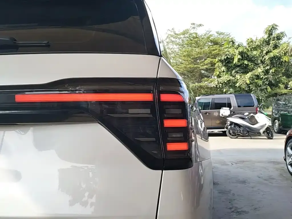 Ford Edge — фото 4