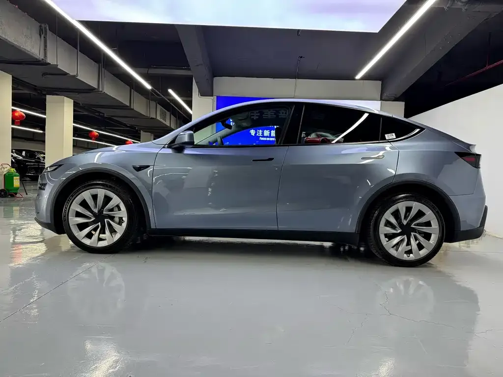 Tesla Model Y — фото 5