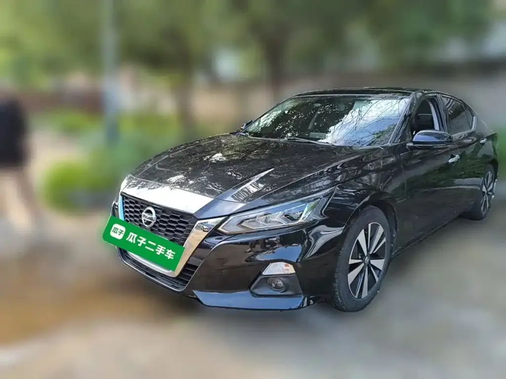 Nissan Teana — фото 1