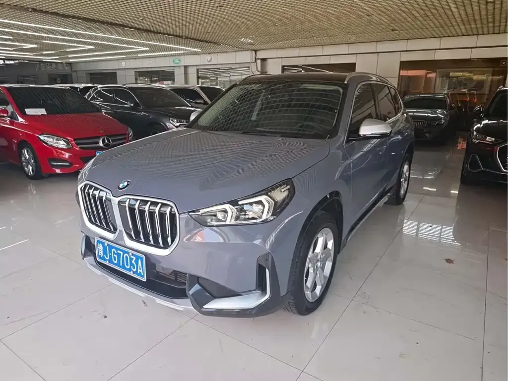 BMW X1 — фото 1