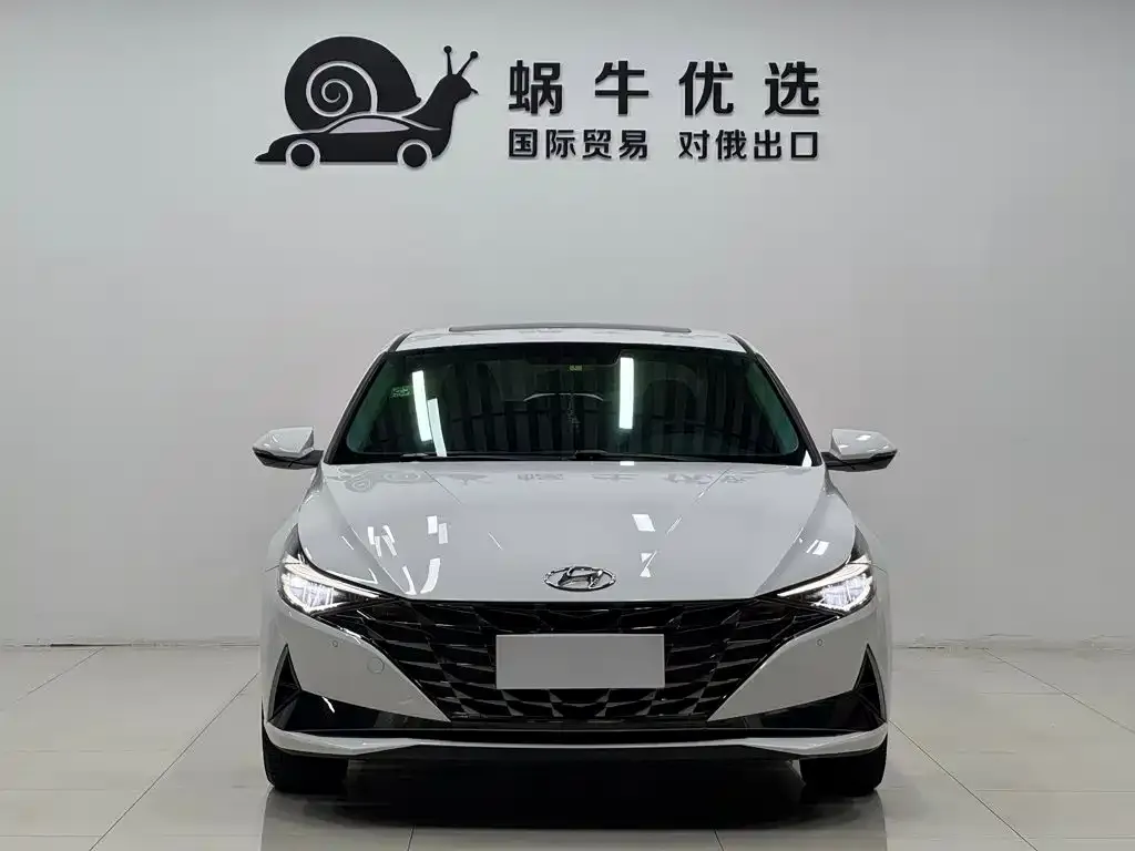 Hyundai Elantra — фото 3