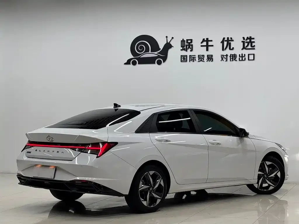 Hyundai Elantra — фото 7