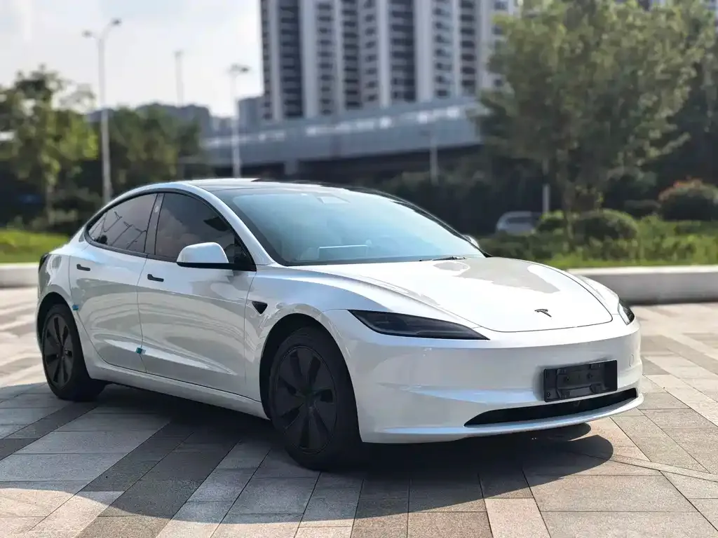 Tesla Model 3 — фото 2