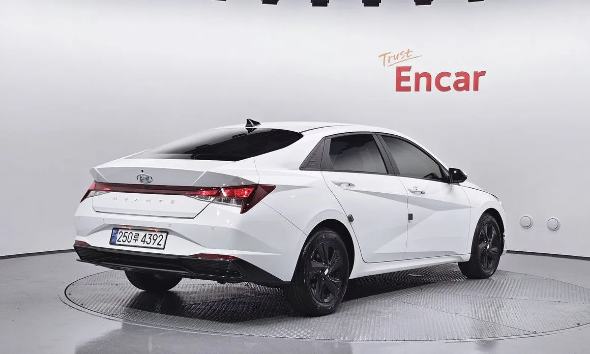 Hyundai AVANTE — фото 2