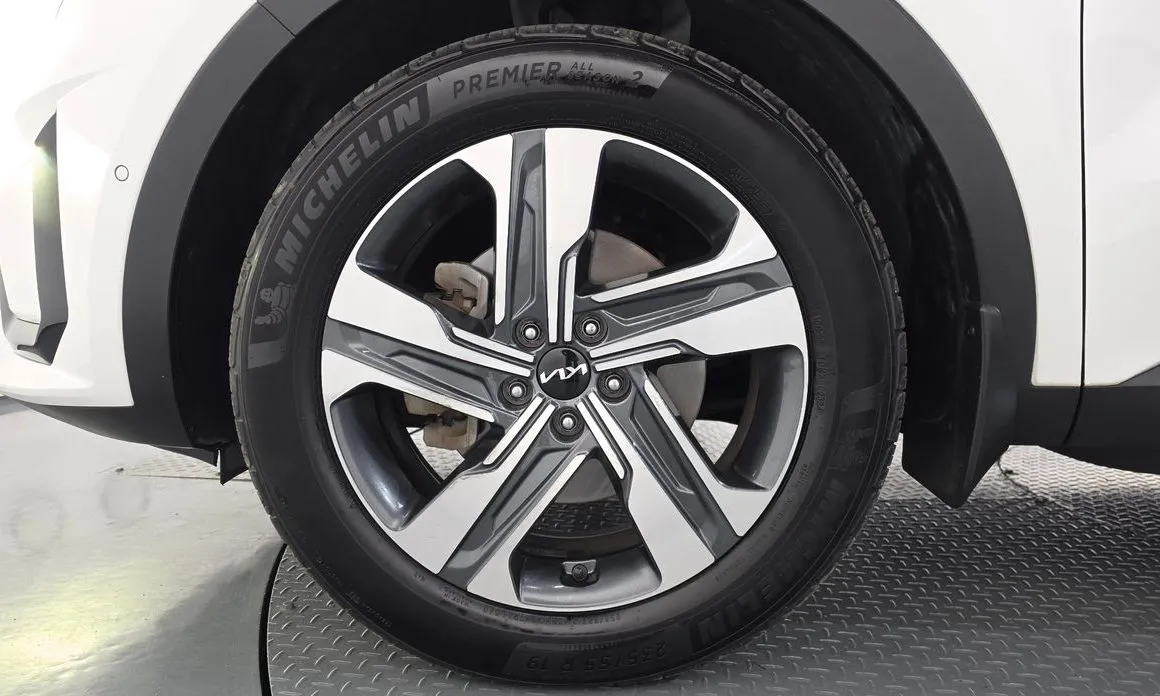 Kia Sorento — фото 7