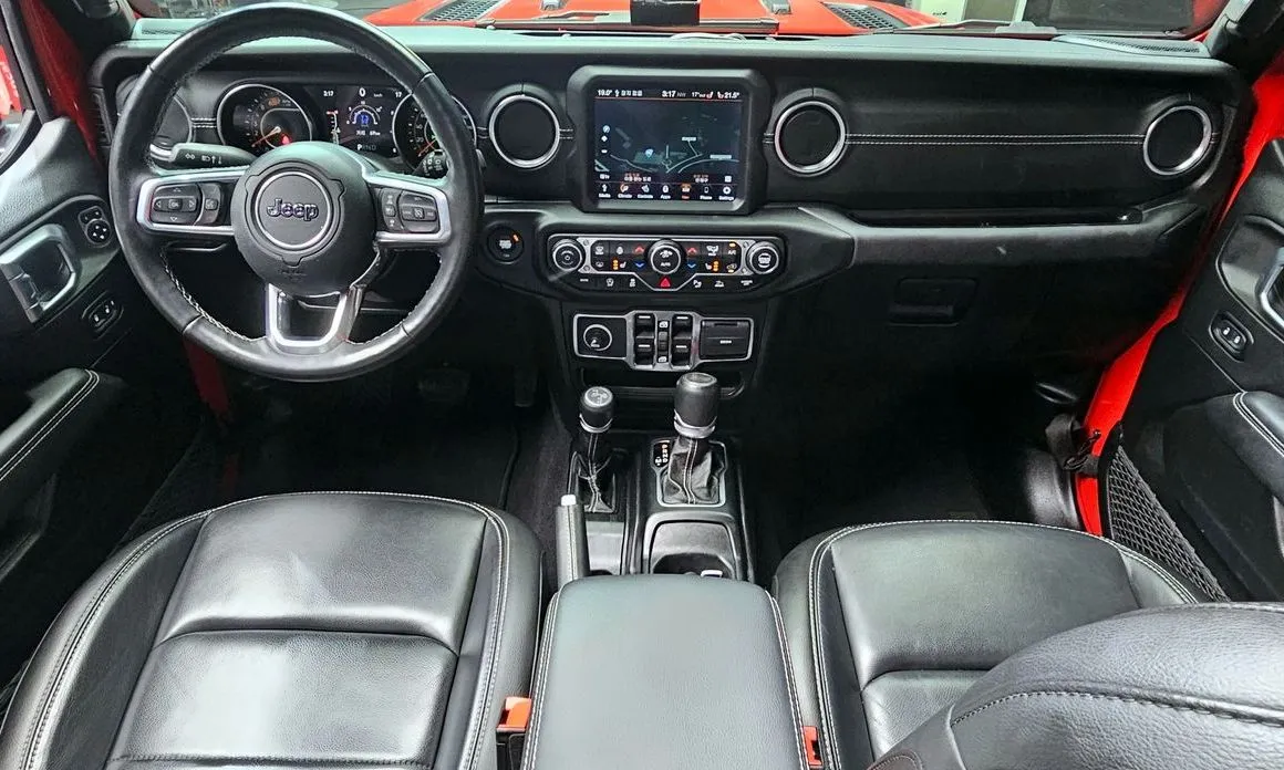 Jeep Wrangler — фото 10