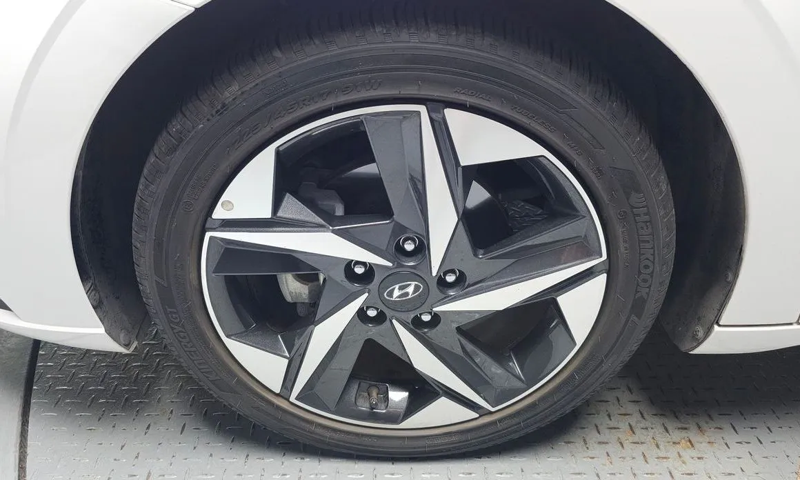 Hyundai AVANTE — фото 2