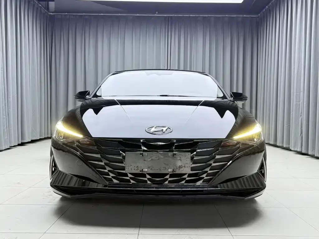 Hyundai Elantra — фото 6