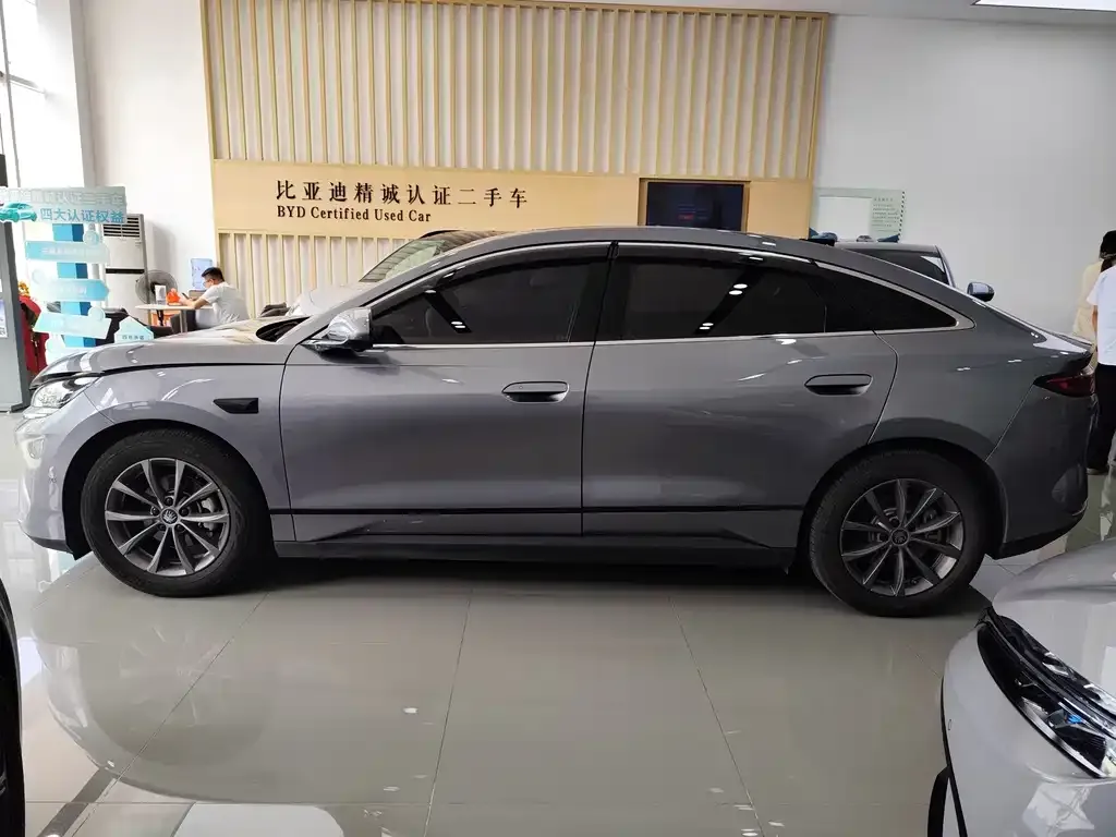 BYD Qin L — фото 2