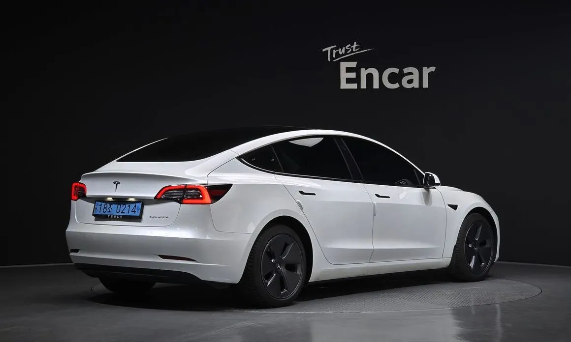 Tesla Model 3 — фото 5