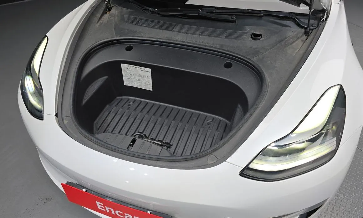Tesla Model 3 — фото 8