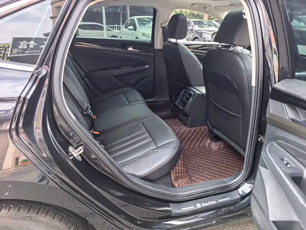Volkswagen Passat — фото 6