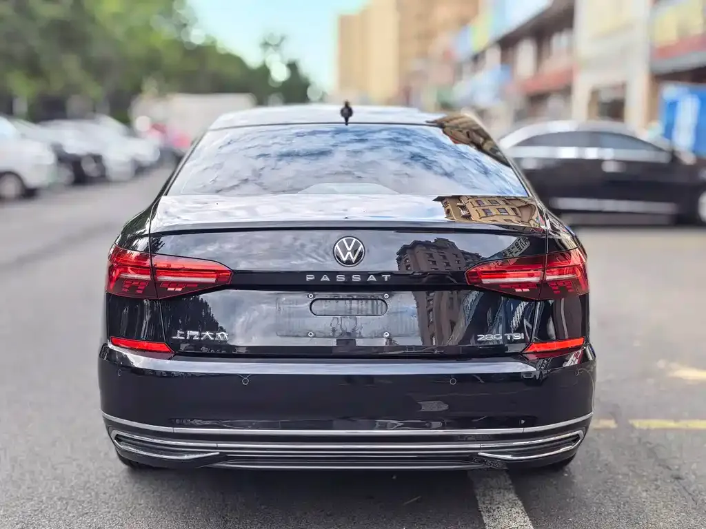 Volkswagen Passat — фото 7
