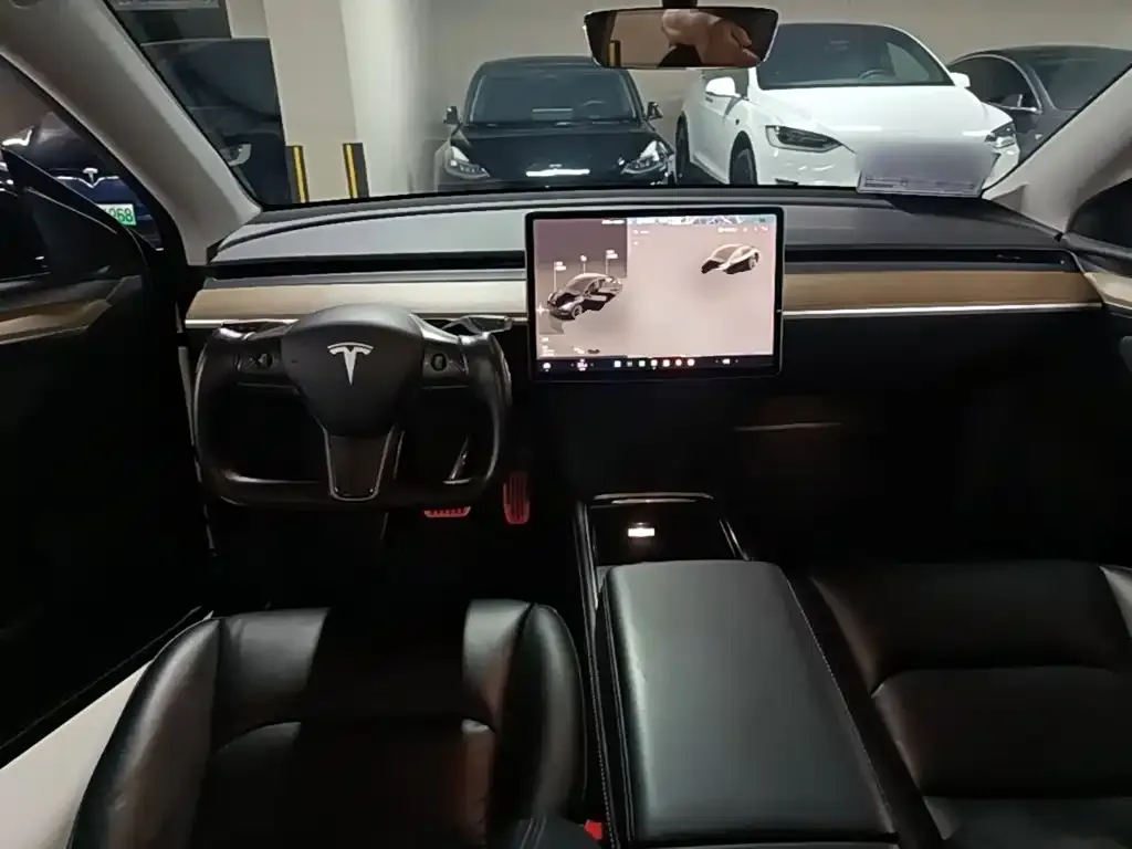 Tesla Model Y — фото 9