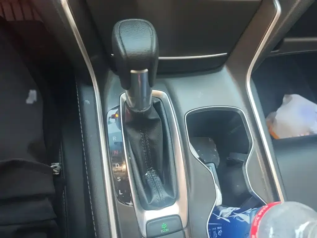 Honda Accord — фото 10