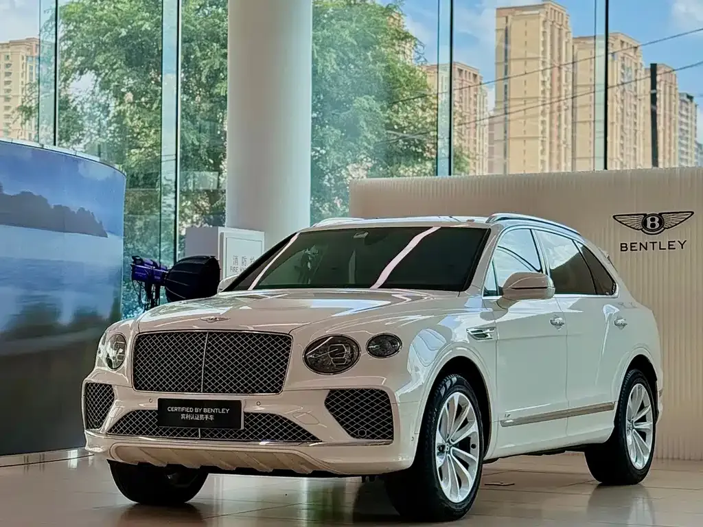 Bentley Bentayga — фото 1