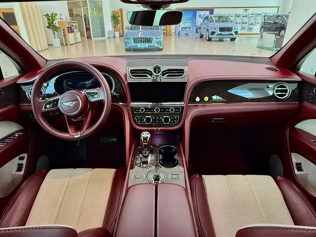 Bentley Bentayga — фото 10