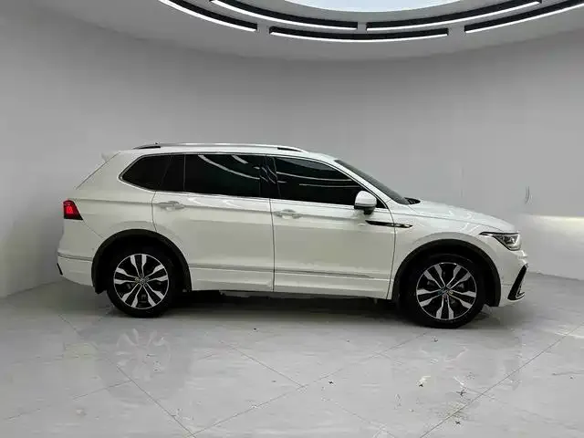 Volkswagen Tiguan L — фото 6