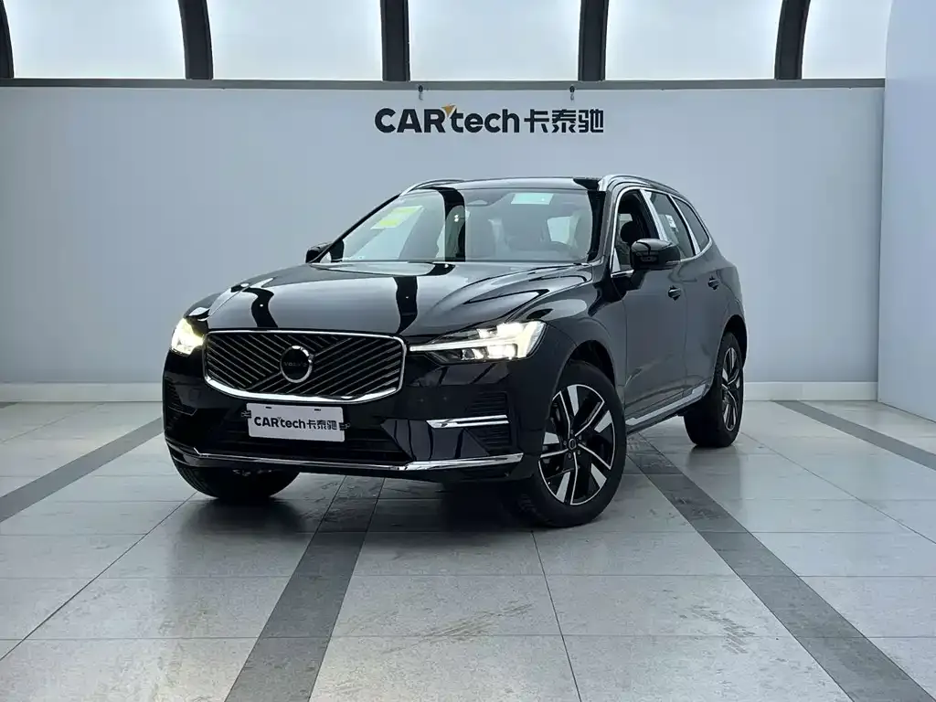 Volvo XC60 — фото 1