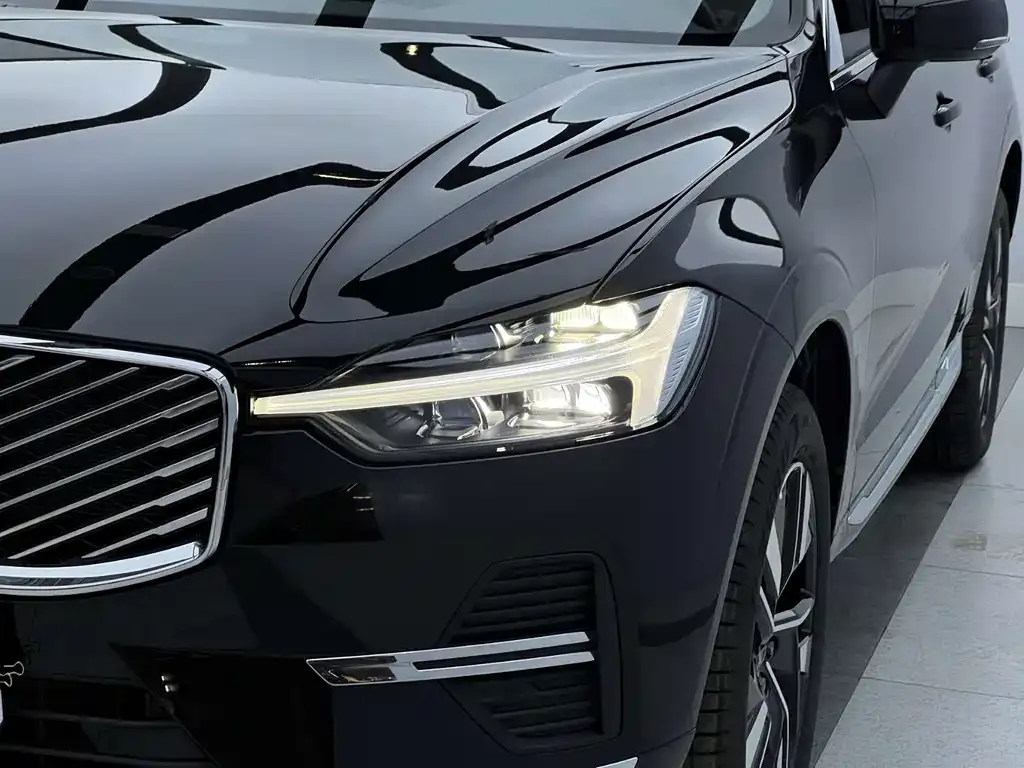 Volvo XC60 — фото 7