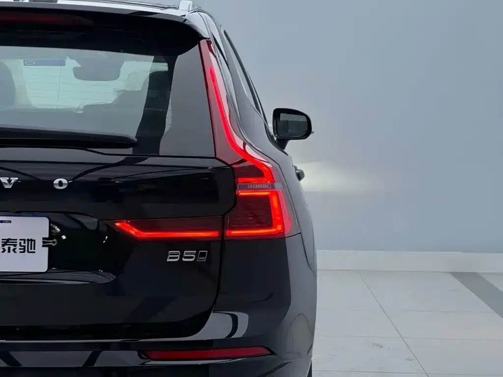 Volvo XC60 — фото 2