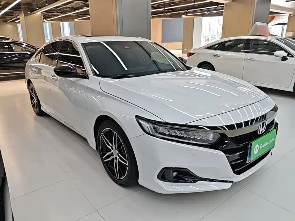 Honda Accord — фото 10