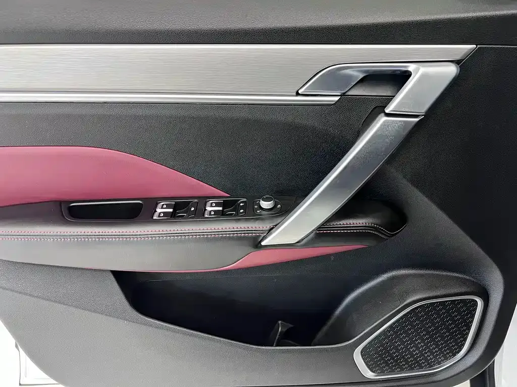 Geely Binyue — фото 4