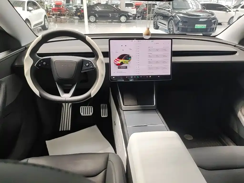 Tesla Model Y — фото 3