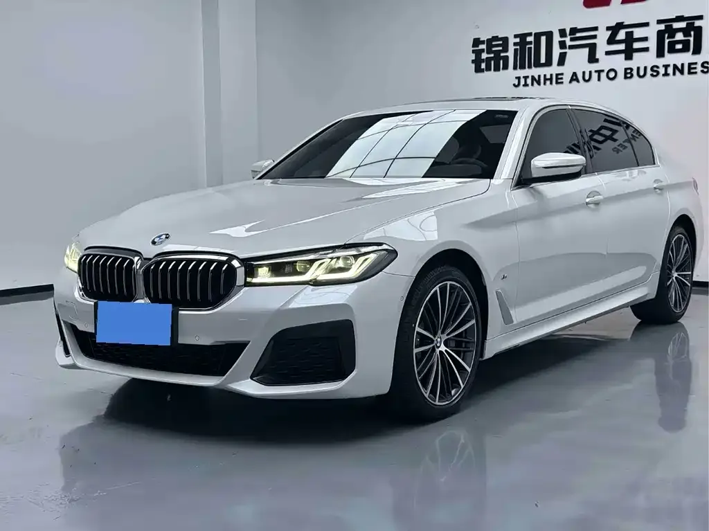 BMW 5 Series — фото 1