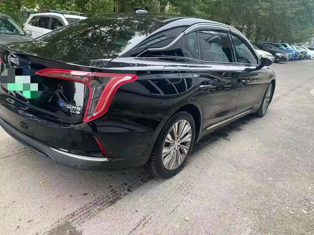 Hongqi E-QM5 — фото 7