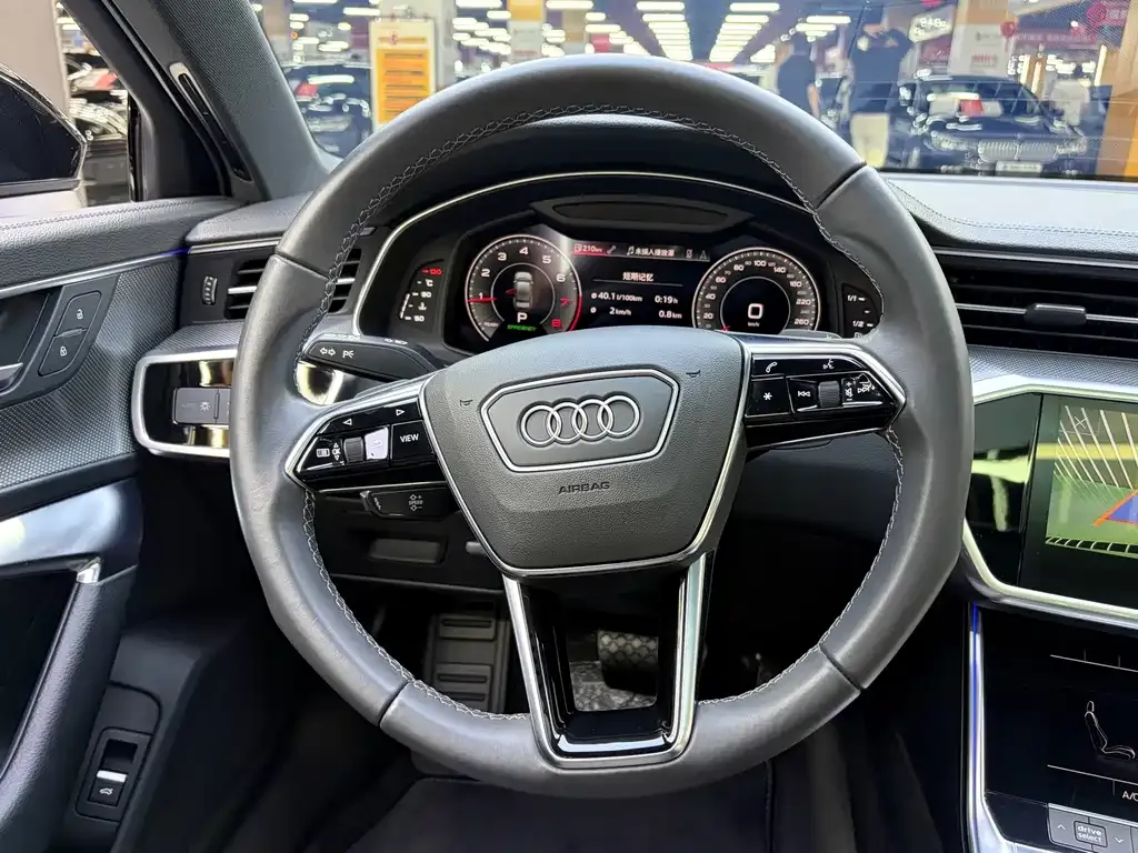 Audi A6L — фото 7