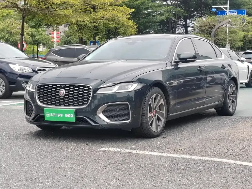 Jaguar XFL — фото 1