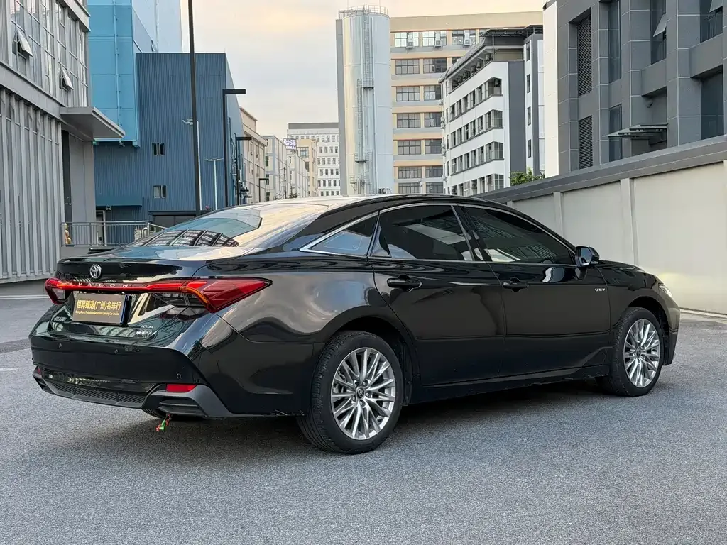 Toyota Avalon — фото 4