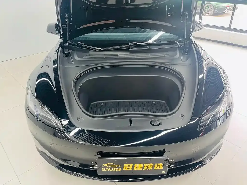 Tesla Model 3 — фото 3