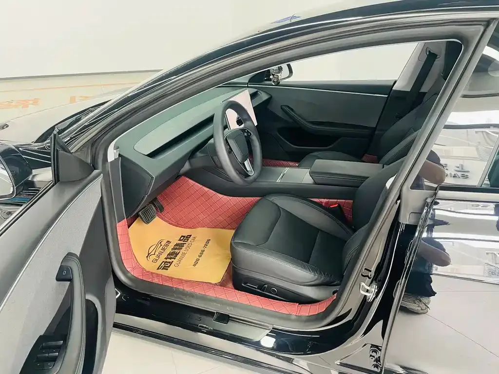 Tesla Model 3 — фото 10