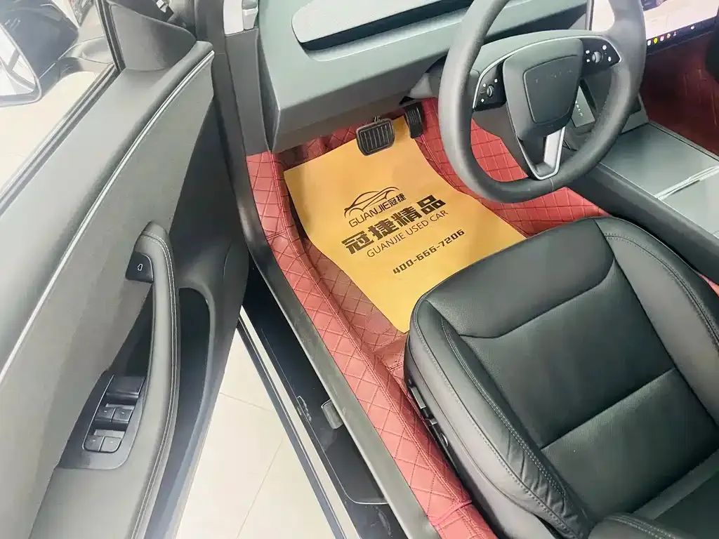 Tesla Model 3 — фото 8