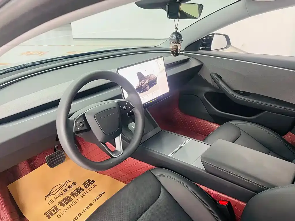 Tesla Model 3 — фото 4