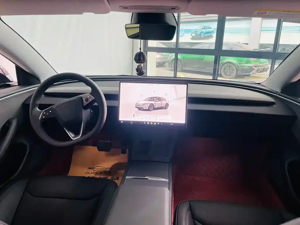 Tesla Model 3 — фото 6