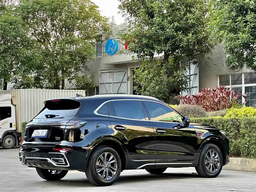 Hongqi HS5 — фото 3