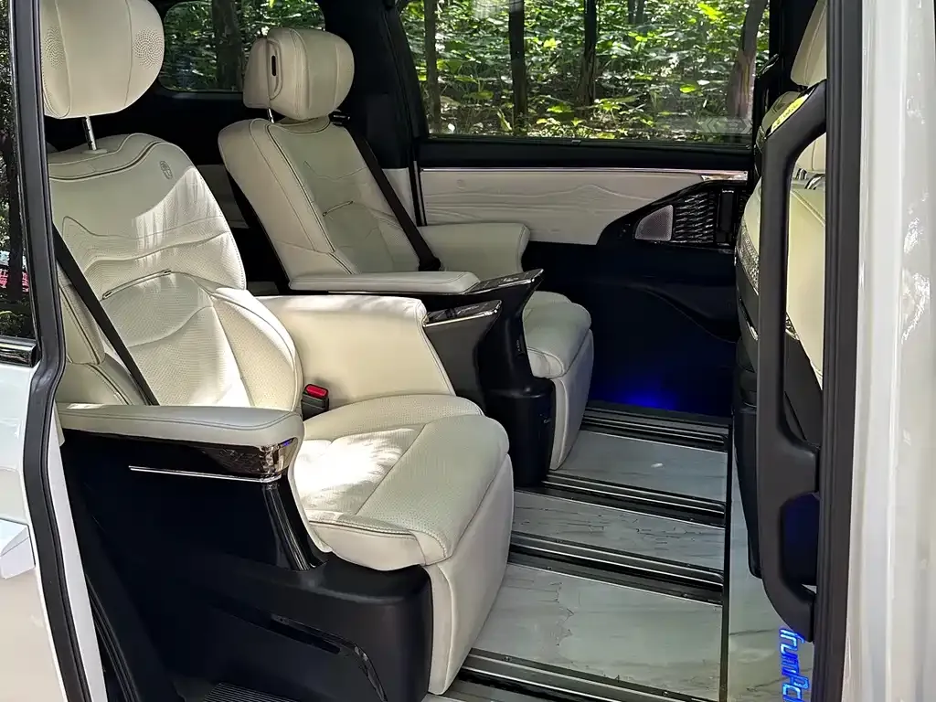 GAC Motor Trumpchi M8 — фото 10