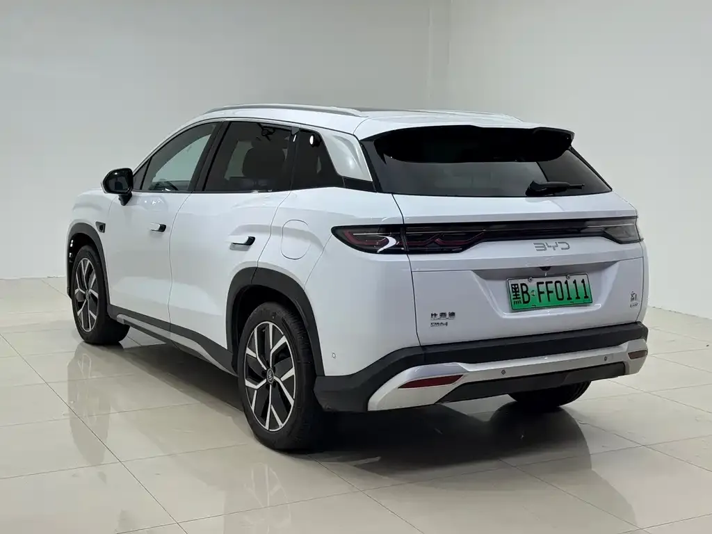 BYD L DM-i — фото 4