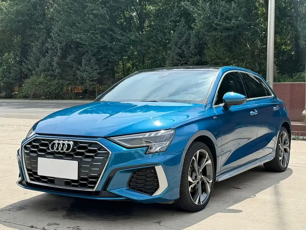 Audi A3 — фото 1