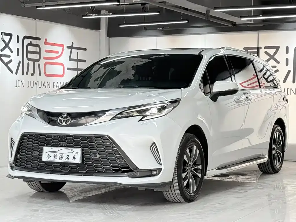 Toyota Granvia — фото 1